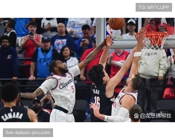 篮球规则解析：什么是抢篮板犯规及其判定标准？