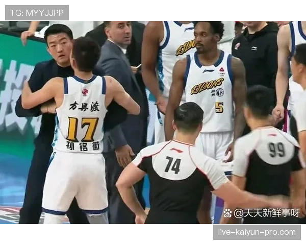 篮球规则解析:防守犯规和进攻犯规的本质区别是什么 篮球规则解析:防守犯规和进攻犯规的本质区别是什么